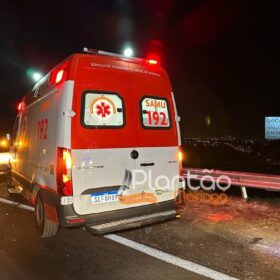Homem fica ferido após queda de moto em Maringá Foto 5 Fotos de Homem fica ferido após queda de moto em Maringá