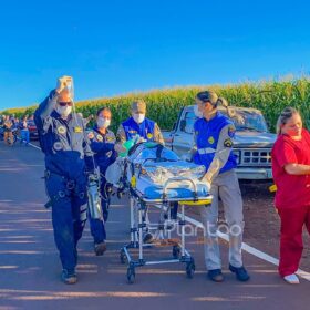 Jovem é socorrido de helicóptero após queda de moto Foto 3 Fotos de Jovem é socorrido de helicóptero após queda de moto