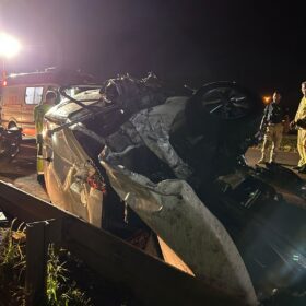 Moça que foi ejetada de veículo em acidente na rodovia BR-376, em Maringá morre no hospital Foto 4 Fotos de Moça que foi ejetada de veículo em acidente na rodovia BR-376, em Maringá morre no hospital