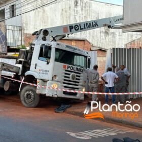 Operário fica soterrado após barranco desmoronar em obra em Maringá Foto 9 Fotos de Operário fica soterrado após barranco desmoronar em obra em Maringá