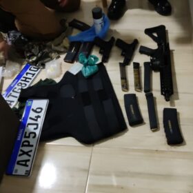 Três suspeitos de executar homem com tiros de fuzil em Maringá são presos em Londrina Foto 6 Fotos de Três suspeitos de executar homem com tiros de fuzil em Maringá são presos em Londrina