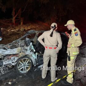 Carro explode após batida e motorista morre carbonizado em Maringá Foto 2 Fotos de Carro explode após batida e motorista morre carbonizado em Maringá