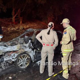 Carro explode após batida e motorista morre carbonizado em Maringá Foto 21 Fotos de Carro explode após batida e motorista morre carbonizado em Maringá