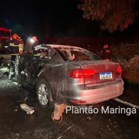 Carro explode após batida e motorista morre carbonizado em Maringá Foto 1 Fotos de Carro explode após batida e motorista morre carbonizado em Maringá