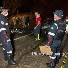 Carro explode após batida e motorista morre carbonizado em Maringá Foto 5 Fotos de Carro explode após batida e motorista morre carbonizado em Maringá