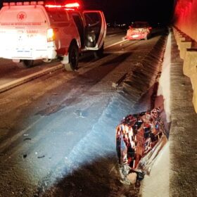 Condutor morre após ser ejetado de veículo durante capotamento em Mandaguaçu Foto 4 Fotos de Condutor morre após ser ejetado de veículo durante capotamento em Mandaguaçu