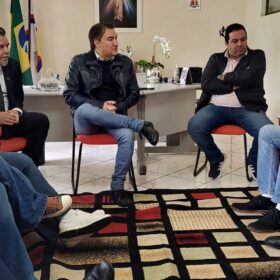 Delegado Jacovós e Deputado Giacobo promovem reunião regional do PL em Apucarana Foto 2 Fotos de Delegado Jacovós e Deputado Giacobo promovem reunião regional do PL em Apucarana