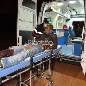 Homem com mandado de prisão em aberto é baleado e preso após atacar e tentar tomar arma de policial feminina em Maringá Foto 6 Fotos de Homem com mandado de prisão em aberto é baleado e preso após atacar e tentar tomar arma de policial feminina em Maringá