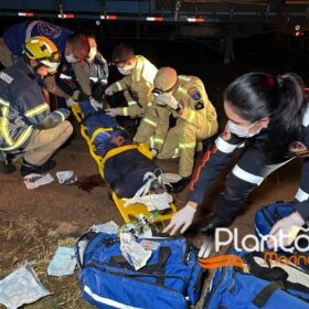 Motociclista sofre ferimentos graves após bater na traseira de carreta em Maringá Foto 7 Fotos de Motociclista sofre ferimentos graves após bater na traseira de carreta em Maringá