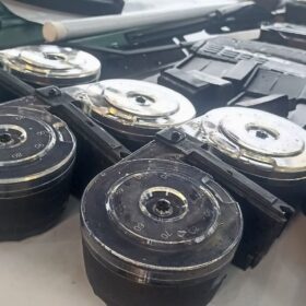 Polícia Rodoviária Estadual apreende armas e carregadores caracol para fuzil 556 em Maringá Foto 1 Fotos de Polícia Rodoviária Estadual apreende armas e carregadores caracol para fuzil 556 em Maringá