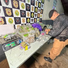 Rocam localiza distribuidora de drogas e apreende mais de meio milhão de reais em entorpecentes em Sarandi Foto 1 Fotos de Rocam localiza distribuidora de drogas e apreende mais de meio milhão de reais em entorpecentes em Sarandi