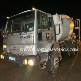 Adolescente é atropelada por caminhão ao descer de ônibus em Maringá Foto 2 Fotos de Adolescente é atropelada por caminhão ao descer de ônibus em Maringá