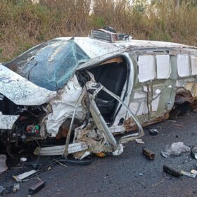 Fotos de Carro fica destruído após acidente impressionante na rodovia BR-376