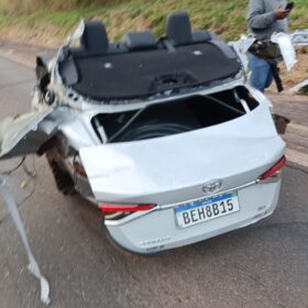 Fotos de Carro fica destruído após acidente impressionante na rodovia BR-376