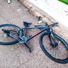 Ciclista é intubado após ser atropelado por carro em Maringá Foto 6 Fotos de Ciclista é intubado após ser atropelado por carro em Maringá