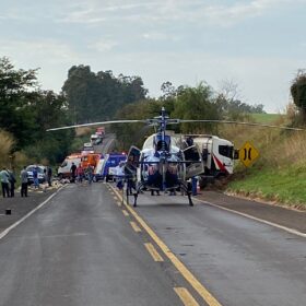 Dentista morre após carro ficar destruído em acidente na BR-376 Foto 2 Fotos de Dentista morre após carro ficar destruído em acidente na BR-376