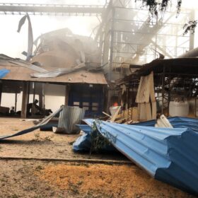 Explosão deixa vários mortos dentro de cooperativa no Paraná Foto 11 Fotos de Explosão deixa vários mortos dentro de cooperativa no Paraná