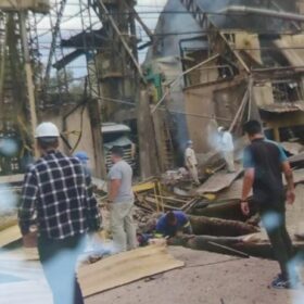 Explosão deixa vários mortos dentro de cooperativa no Paraná Foto 9 Fotos de Explosão deixa vários mortos dentro de cooperativa no Paraná