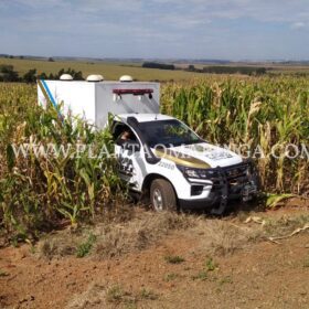 Fotos de Homem é encontrado morto com marcas de tiros dentro de carro na zona rural