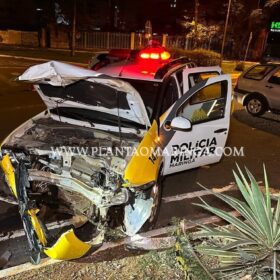 Motorista embriagado avança preferencial e bate em viatura da Polícia Militar em Maringá Foto 6 Fotos de Motorista embriagado avança preferencial e bate em viatura da Polícia Militar em Maringá