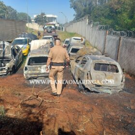 Quatro viaturas da Polícia Militar ficam destruídas após incêndio em Maringá Foto 10 Fotos de Quatro viaturas da Polícia Militar ficam destruídas após incêndio em Maringá