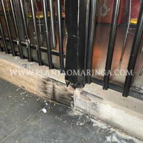 Após briga por causa de mulher motorista invade calçada e atropela homem em Sarandi Foto 6 Fotos de Após briga por causa de mulher motorista invade calçada e atropela homem em Sarandi