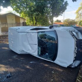 Câmera registra capotamento que deixou bebê de 7 meses ferido em Maringá Foto 6 Fotos de Câmera registra capotamento que deixou bebê de 7 meses ferido em Maringá