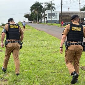 Carga de bebidas cai de caminhão no Contorno Norte em Maringá Foto 12 Fotos de Carga de bebidas cai de caminhão no Contorno Norte em Maringá