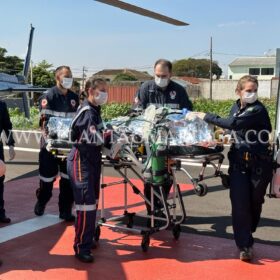 Carro vai parar embaixo de carreta após colisão e deixa uma pessoa em estado gravíssimo Foto 2 Fotos de Carro vai parar embaixo de carreta após colisão e deixa uma pessoa em estado gravíssimo