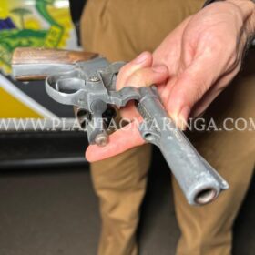Homem armado abandona carro e namorada ao tentar fugir de Blitz em Maringá Foto 5 Fotos de Homem armado abandona carro e namorada ao tentar fugir de Blitz em Maringá