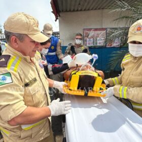 Homem é intubado após ser esfaqueado em Maringá Foto 2 Fotos de Homem é intubado após ser esfaqueado em Maringá