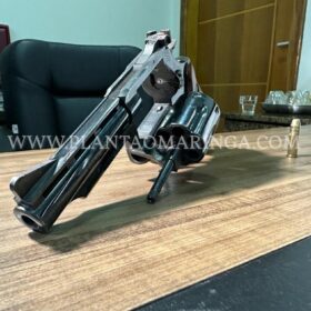 Homem é preso após atirar contra ex-mulher e um sargento da Polícia Militar, em Sarandi Foto 14 Fotos de Homem é preso após atirar contra ex-mulher e um sargento da Polícia Militar, em Sarandi