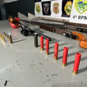 Homem é preso pela Rotam com quatro armas de fogo em Maringá Foto 3 Fotos de Homem é preso pela Rotam com quatro armas de fogo em Maringá