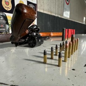 Homem é preso pela Rotam com quatro armas de fogo em Maringá Foto 8 Fotos de Homem é preso pela Rotam com quatro armas de fogo em Maringá