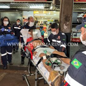 Homem leva facada no peito e é socorrido com ferimentos graves em Sarandi Foto 5 Fotos de Homem leva facada no peito e é socorrido com ferimentos graves em Sarandi