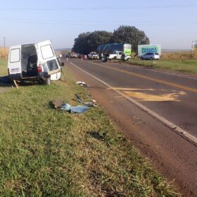 Fotos de Homem morre após grave acidente envolvendo três veículos na rodovia PR-323