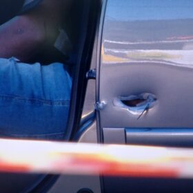 Homem morre e outro é baleado durante troca de tiros com Rotam em Maringá Foto 9 Fotos de Homem morre e outro é baleado durante troca de tiros com Rotam em Maringá