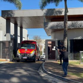 Médico ortopedista morre após se afogar na piscina de casa em Maringá Foto 3 Fotos de Médico ortopedista morre após se afogar na piscina de casa em Maringá