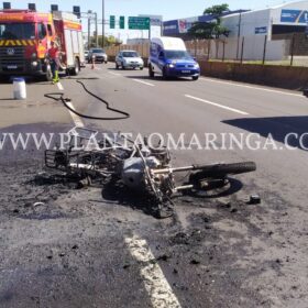 Moto explode após bater em carro em Sarandi Foto 2 Fotos de Moto explode após bater em carro em Sarandi