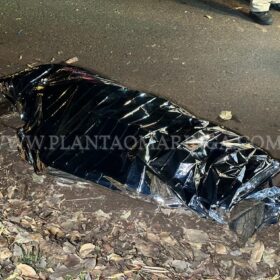Motociclista morre após perder controle e bater meio fio em Maringá Foto 4 Fotos de Motociclista morre após perder controle e bater meio fio em Maringá