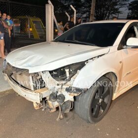 Motorista avança preferencial provoca acidente e foge sem prestar socorro em Maringá Foto 6 Fotos de Motorista avança preferencial provoca acidente e foge sem prestar socorro em Maringá