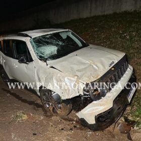 Motorista bate em barranco capota carro em Maringá e foge do local Foto 6 Fotos de Motorista bate em barranco capota carro em Maringá e foge do local