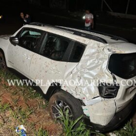 Motorista bate em barranco capota carro em Maringá e foge do local Foto 4 Fotos de Motorista bate em barranco capota carro em Maringá e foge do local