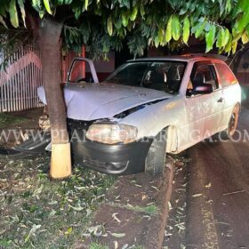 Perseguição policial termina em acidente e homem com mandado de prisão em aberto preso em Maringá Foto 1 Fotos de Perseguição policial termina em acidente e homem com mandado de prisão em aberto preso em Maringá