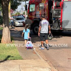 Princípio de incêndio atinge CMEI e causa pânico em Sarandi Foto 10 Fotos de Princípio de incêndio atinge CMEI e causa pânico em Sarandi