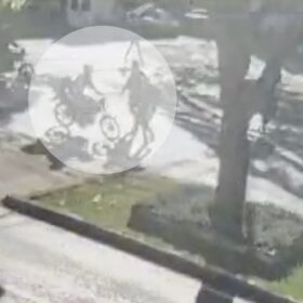 Vídeo mostra homem sendo atropelado por moto em Maringá Foto 7 Fotos de Vídeo mostra homem sendo atropelado por moto em Maringá