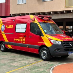 Apucarana: Delegado Jacovós participa da entrega de ambulância para o Corpo de Bombeiros Foto 5 Fotos de Apucarana: Delegado Jacovós participa da entrega de ambulância para o Corpo de Bombeiros