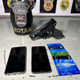 Câmera registra criminosos rendendo mulher e roubando carro em Maringá Foto 6 Fotos de Câmera registra criminosos rendendo mulher e roubando carro em Maringá