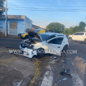 Câmera registra motorista avançando preferencial e causando grave acidente em Maringá Foto 1 Fotos de Câmera registra motorista avançando preferencial e causando grave acidente em Maringá