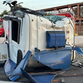 Carreta fica destruída após acidente no Contorno Norte em Maringá Foto 14 Fotos de Carreta fica destruída após acidente no Contorno Norte em Maringá